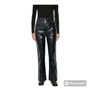 Abercrombie & Fitch The 90s Straight Ultra High Rise Vegan Patent Leather Pants